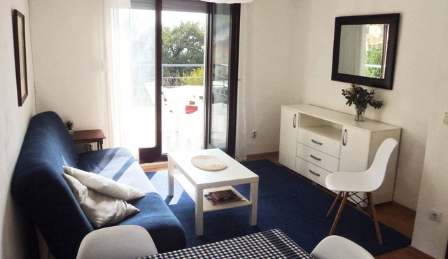 Lovely 1BR flat w/panoramic terrace over Budva Bay