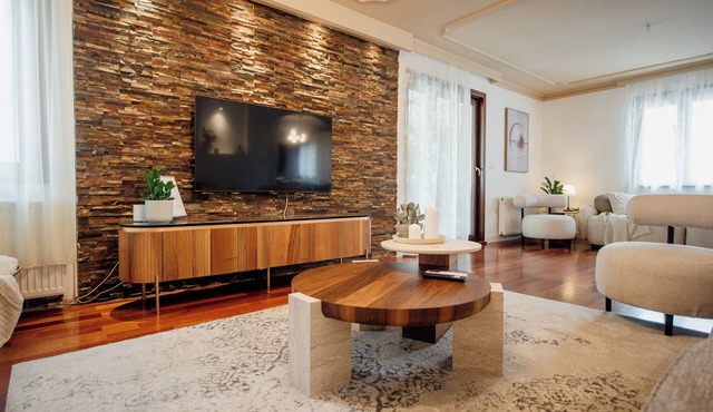 Lovely 3-bedroom duplex apartment sauna & jacuzzi