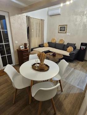 LU House