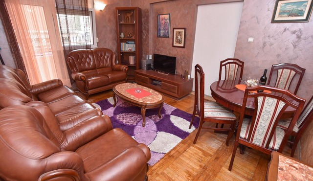 Lux apartment in city center / 10 minutes from beach