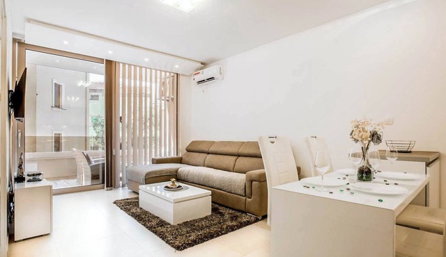 Lux Apartment Teodora Rafailovici 4-stars with swimming pool