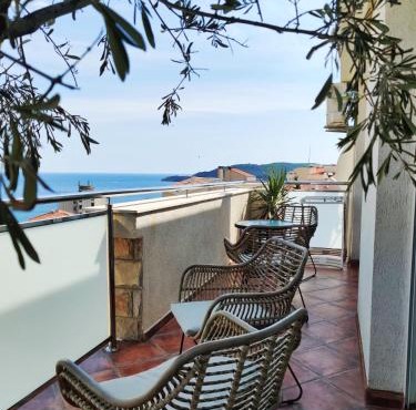 Lux M & A Apartments in Budva