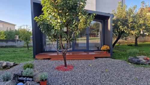 LuxEcoCottage