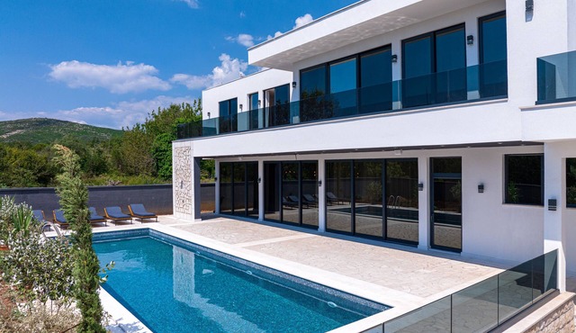 Luxurious & Mesmerizing Sea View Villa with Private Swimming pool
