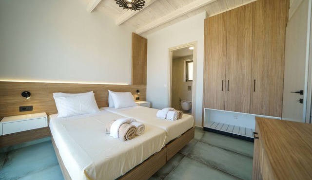 Luxurious Seaside Villa Odysseas, combines modern comfort w/breathtaking views! in Phalasarna