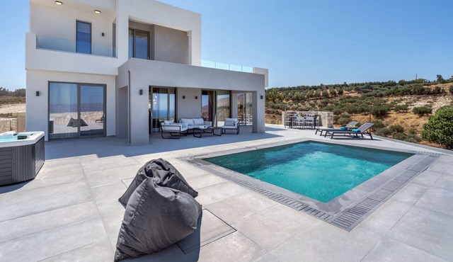 Luxurious Villa Cretan Aura with Private Pool, Jacuzzi and Playroom in Chania