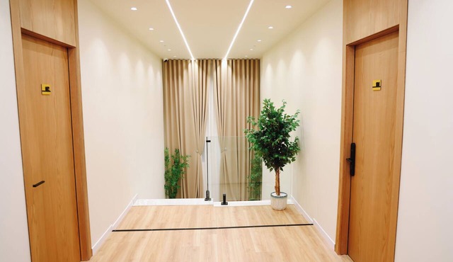 Luxury 1BR Apartment with Private Jacuzzi & Terrace in Golem