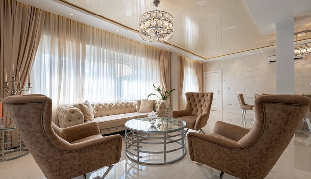 Luxury 5-Bedroom Villa w/Pool & Sea View