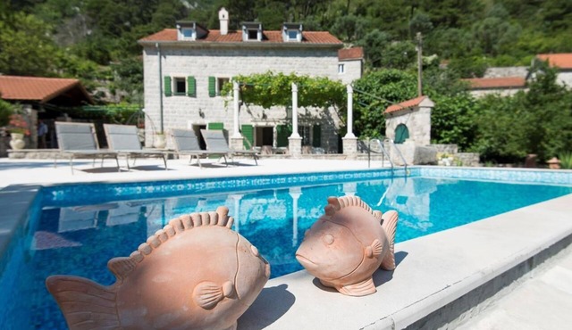 Luxury 5 Bedrooms Stone Villa Amazing View
