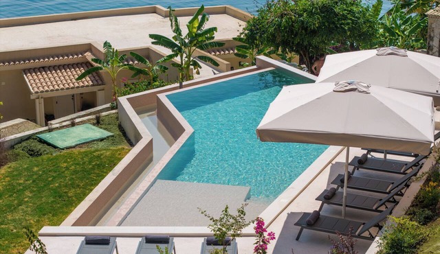 Luxury Beachfront Villa with infinity Pool & Breathtaking Sea Views in Mpenitses
