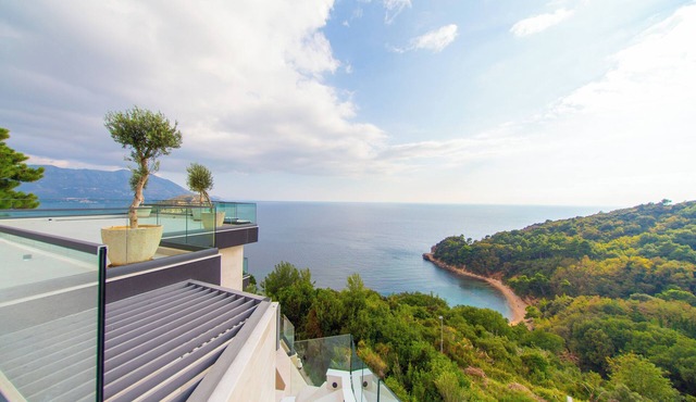 Luxury Casa del Mare w/Coommon Pool & Sea View