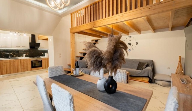 Luxury Getaway with Jacuzzi - Platanos House Salakos