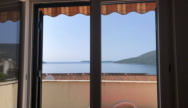 Luxury penthouse in Herceg Novi