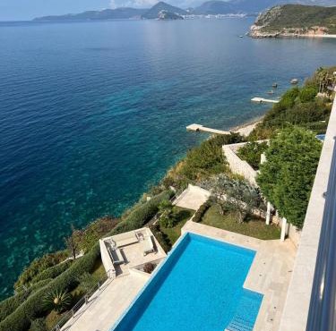 Luxury Seafront Villa Rezevici