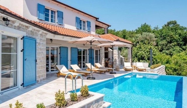 Luxury Villa Blue Dream