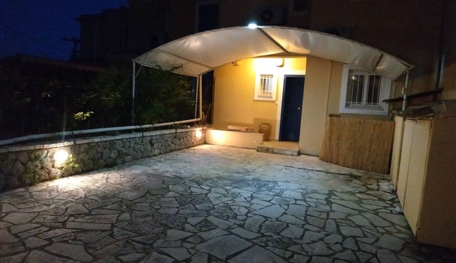 Luxury villa with garden ,barbecue and parking with automatic gate for 4-5 cars