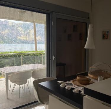 Luxury Waterfront Apartment in Boka Bay, Stollywood
