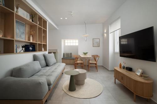 M Home