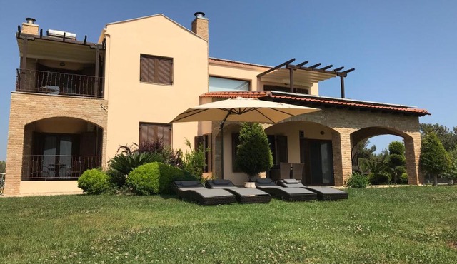 M Varkes Villa in Nea Moudania