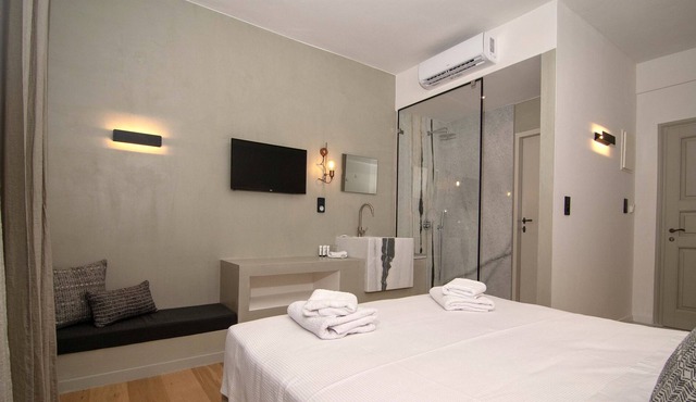 Magoo Suites, Seaside, Balcony, Beach