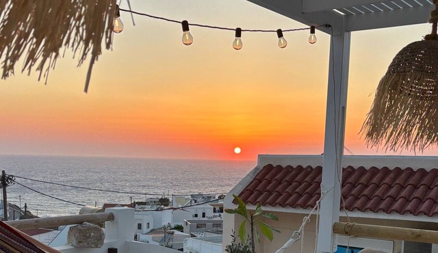 Maison Pnoé – Ihr Ferienhaus im Herzen von Arkasa mit Meer- und Sonnenuntergangsblick in Αρκάσα