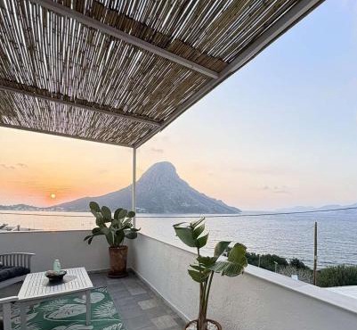Manifesto Seaview Apartment I