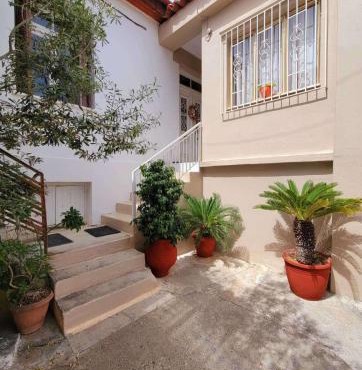 Mansion with Garden