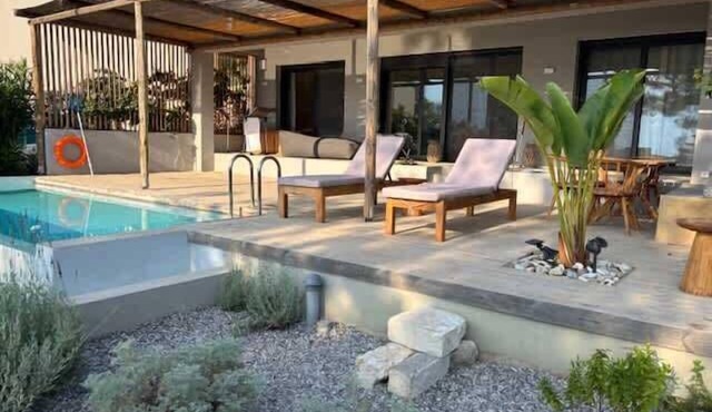MARA 2 bed family accomodation with private pool