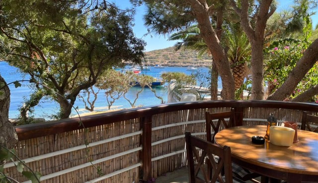 Marathi Cabana next to the sea in Marathos Island