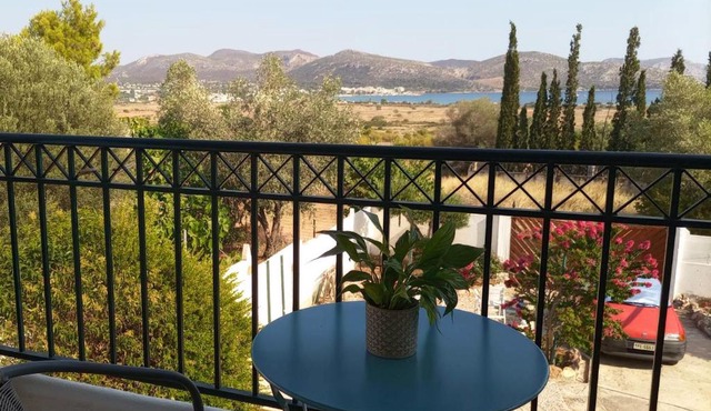 Marco Polo's Mooring Cozy Navy House