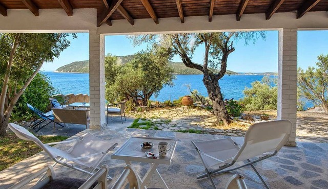 Mare E Cielo - Seafront Stay & Private Beach Samos