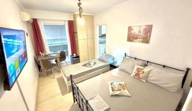 Maria's Apartment 1ος όροφος δίπλα στο Νοσοκομείο Παίδων και στο Λαϊκό
