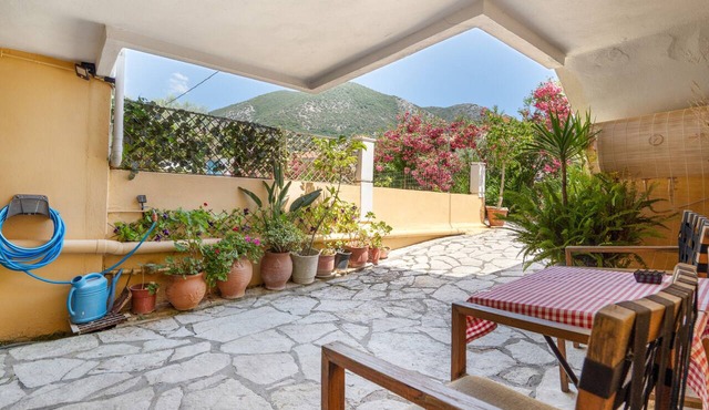 Mati Studio with Mountain View, Wi-Fi and Air Conditioning in Nydri