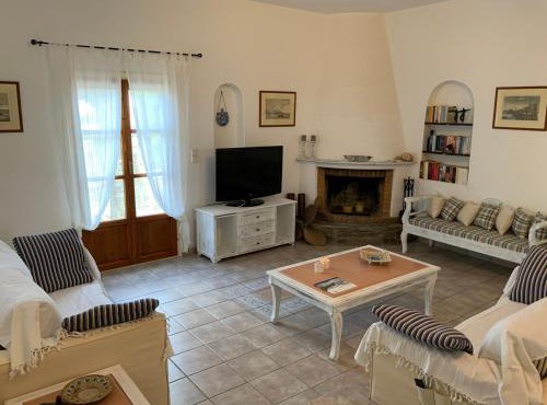 Mediterranean Cottage in Ambelas
