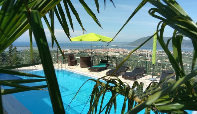 Micro Lemoni 55 m² 2x terraces sea view /city view WiFi air conditioning 2x WC´s NEW pool