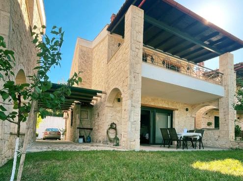 Mikael Pool Villa Paliouri