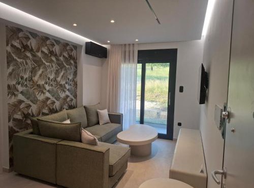 Minimal Nature Escape in Ioannina