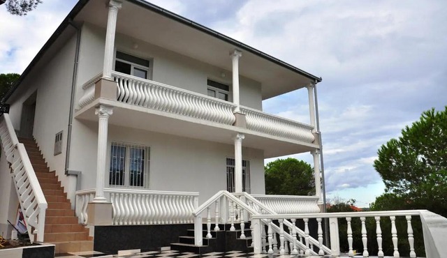 Mirišta - Spacious apartment in lush nature sea & forest in Herceg-Novi