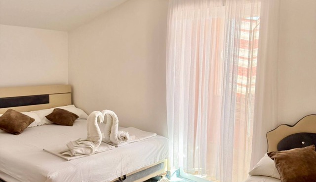 Modern apartment in city center with free parking