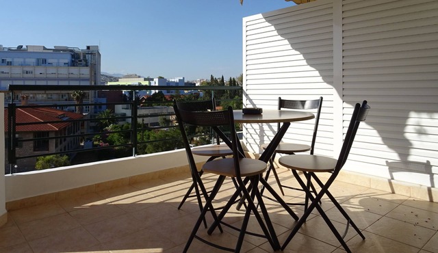 Modern Central Apartment with View
