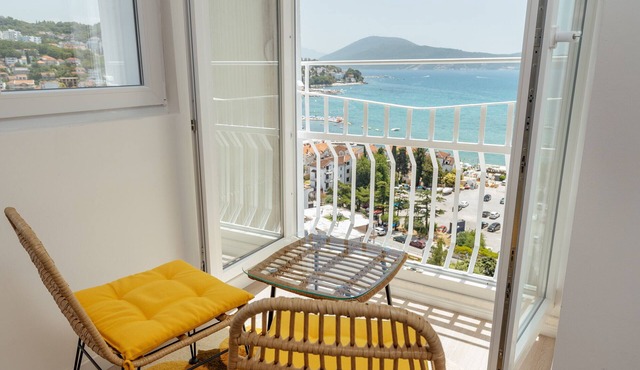 Modern Sea Escape 2br