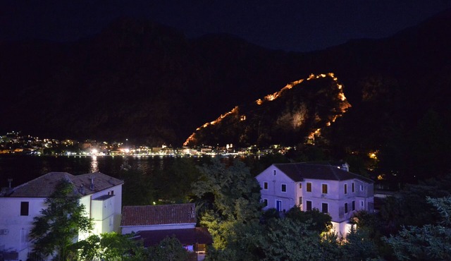 Modern, spacious apartment near the Old town with a beautiful view