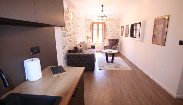 Moderni Luxury apartment Center