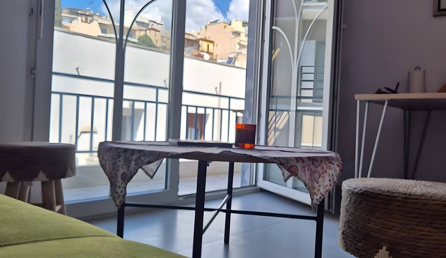 Mokshouse – Bright, Comfortable Apartment near City Center and Beach in Kavala
