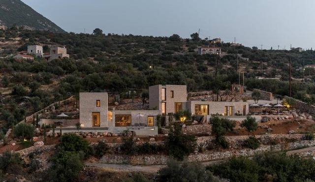 Monolithoi Villas
