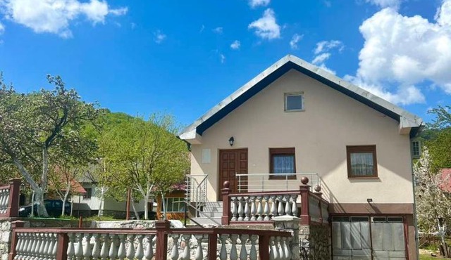 Mont Peak Apartment