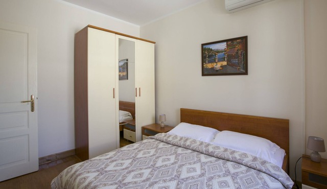 Montesan BM3 Apartment with side sea view