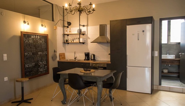 Moonstone house B. Ermou 167 apartment in mytiline lesbos