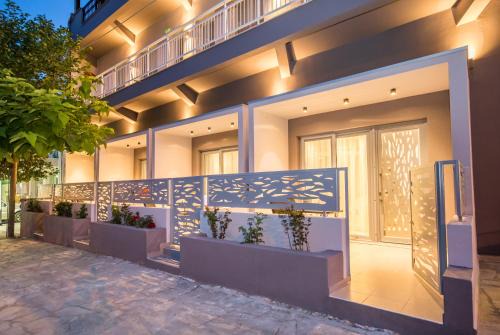 Mr & Mrs K Lofts in Potos