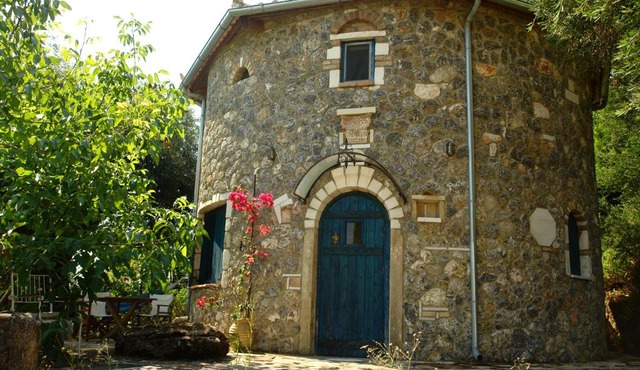 Musician's Round House & Castello